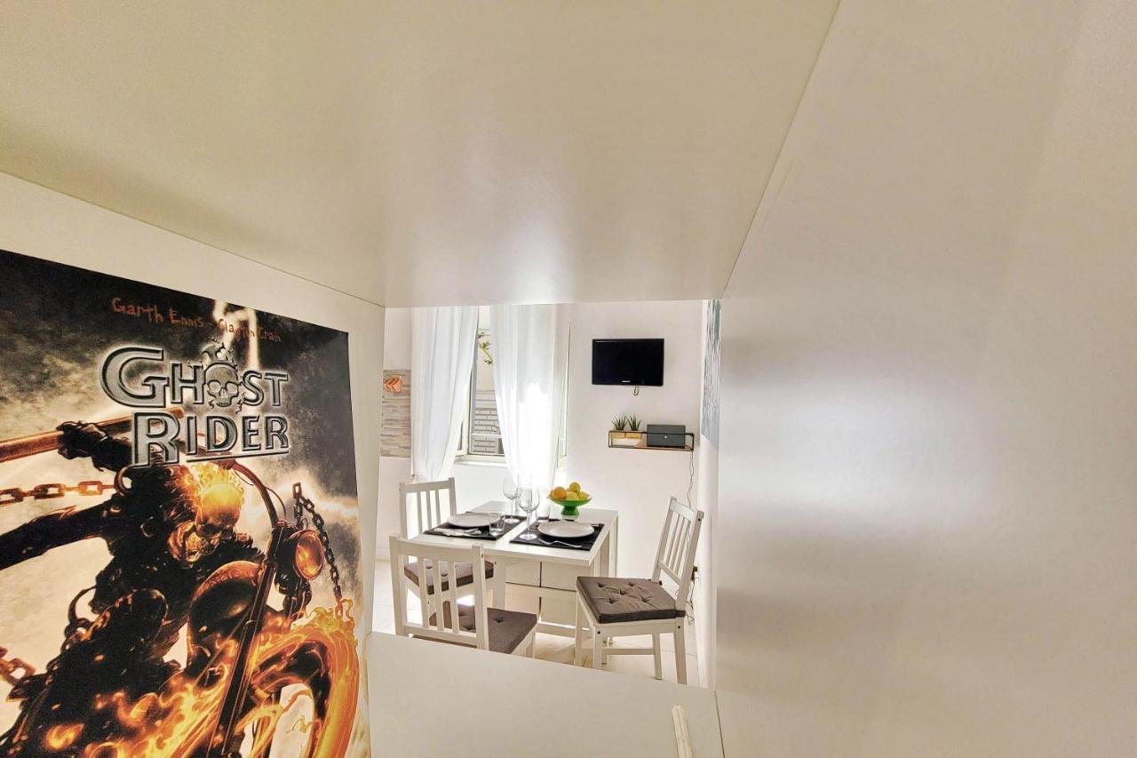 Appartamento Castro Pretorio -1st Floor Of Historic Mansion With Lift, Comfortable, Baby Friendly, Bike Parking, Quiet And Guarded Area In Front Of Officers Headquarters 5 Minutes Walk From Termini Railway & Metro Station - Genuine Guest Care In 4 Lang Roma